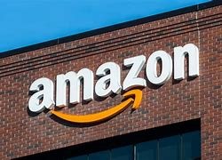 “From Garage Startup to E-Commerce Giant: The Rise of Amazon”