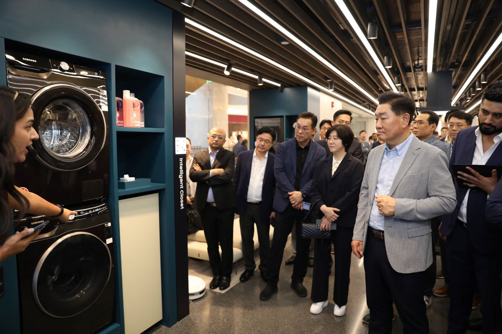 “Samsung’s JH Han Highlights India as Key Growth Market and Innovation Hub”