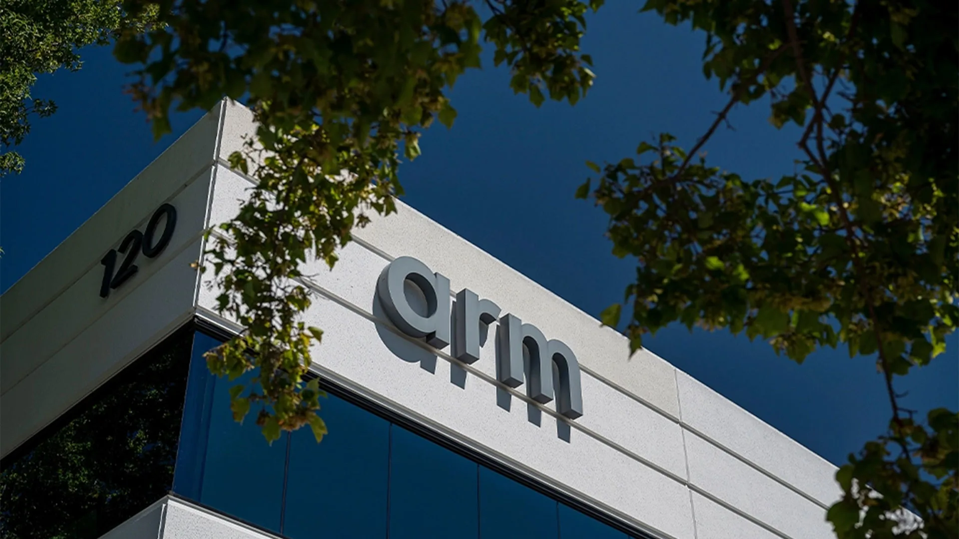 “Arm Holdings Stock Slips Despite Record Q1 Revenue, Weak Guidance”