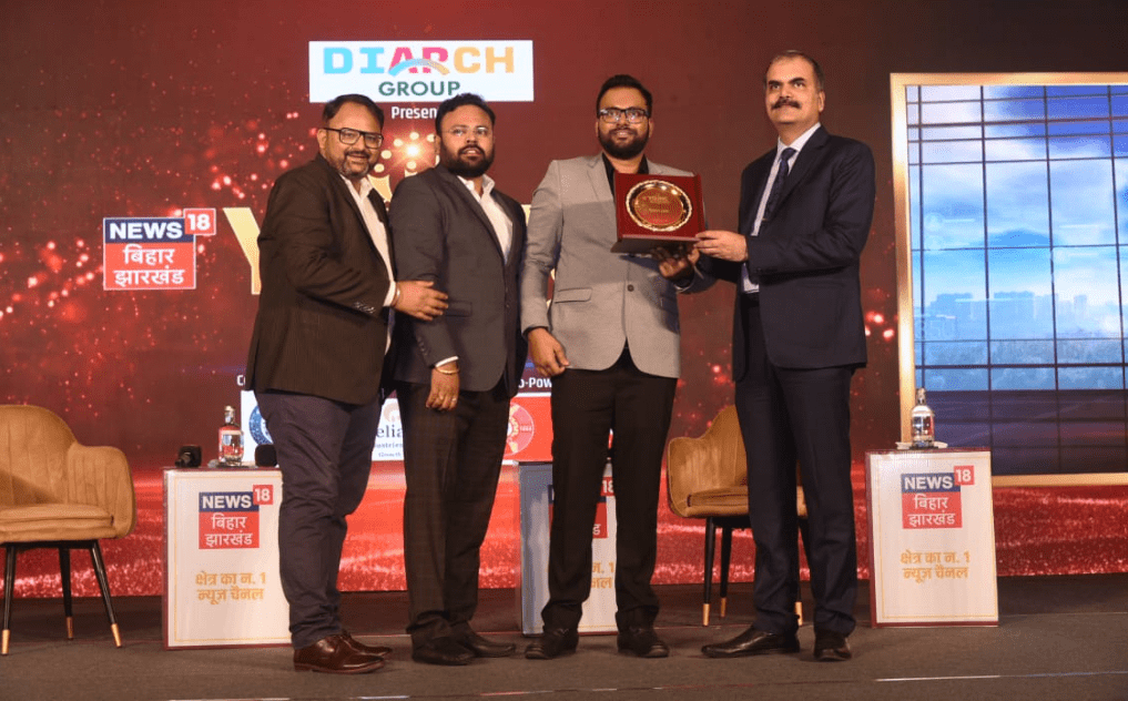 Abhishek Bharti Honored with Young Achiever Award for Launching Oqart.com