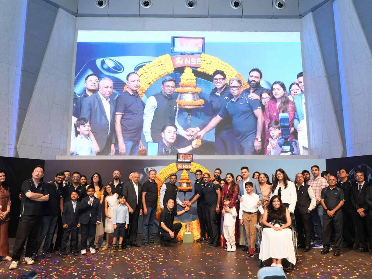 Investors beware? The eyewear giant’s public debut starts with a jolt—what really went wrong?